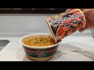 【一蘭✖︎蒙古タンメン】混ぜたら衝撃的な旨さに…飯テロ爆食い！