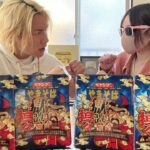 新発売のペヤング獄激辛坦々やきそば早食い対決をしたら妹がぶっ飛んだw