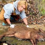 山に居る野生のイノシシを捕まえて焼いて食べてみたら…